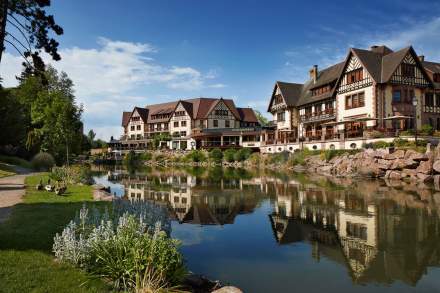 Domaine du Moulin Ensisheim · Hôtel Spa 4 étoiles Alsace, extérieur
